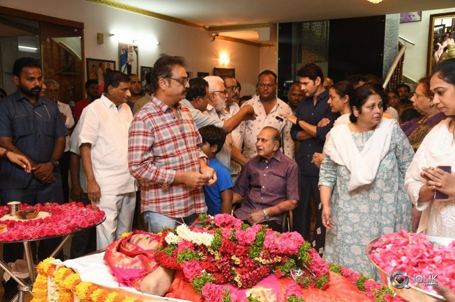 Celebrities-Pay-Homage-to-Vijaya-Nirmala-Garu